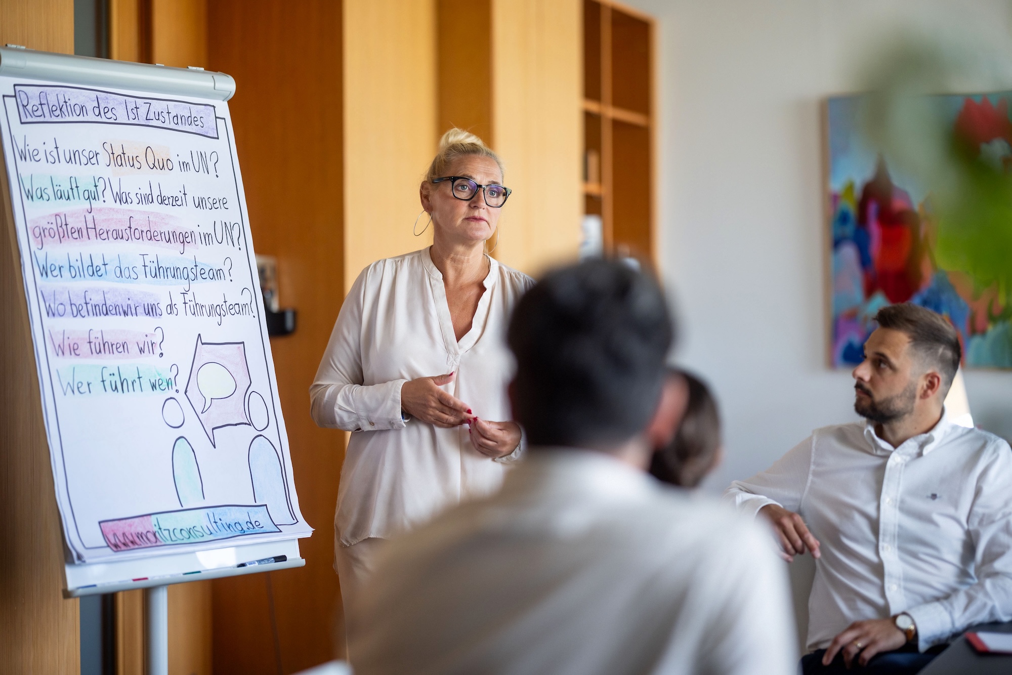 Anett am Flipchart
