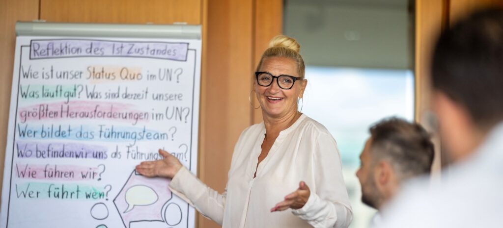 Anett am Flipchart